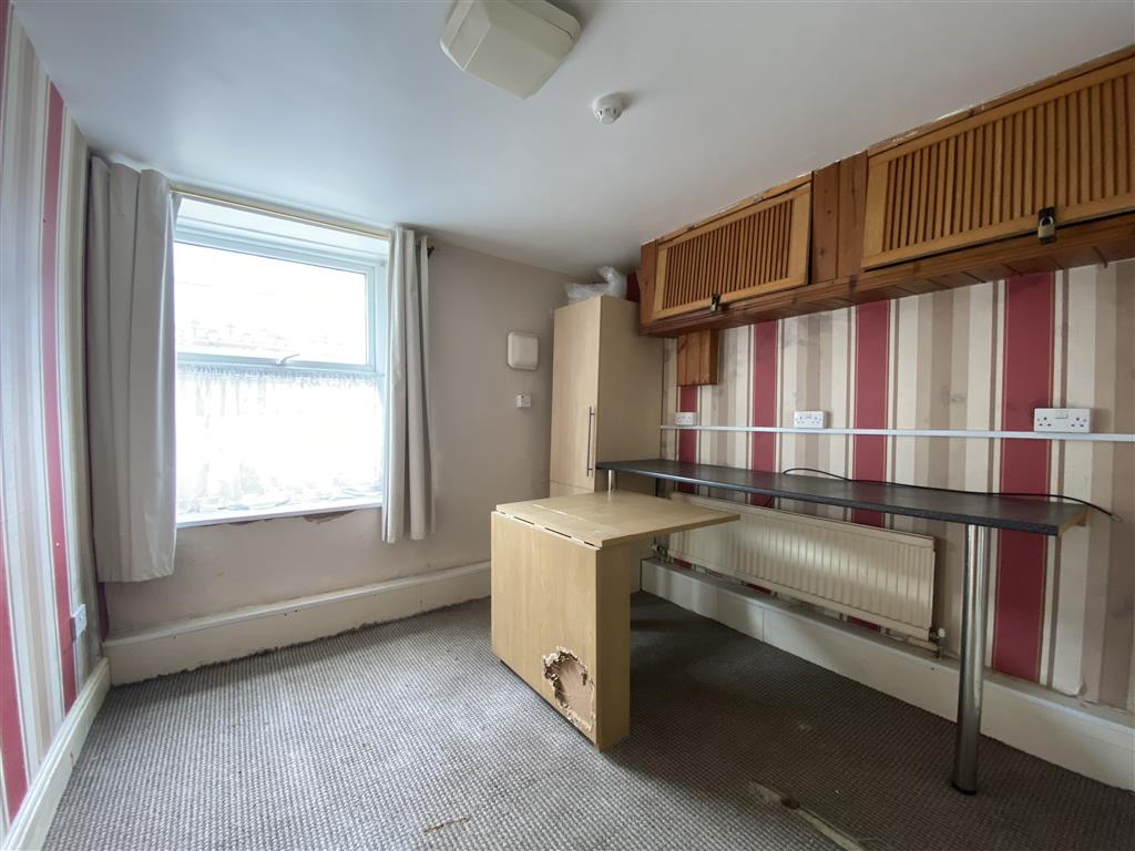 Llanion Lodge, 26, London Road, PEMBROKE DOCK, Dyfed, SA72 6DT