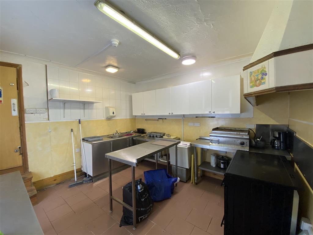 Llanion Lodge, 26, London Road, PEMBROKE DOCK, Dyfed, SA72 6DT