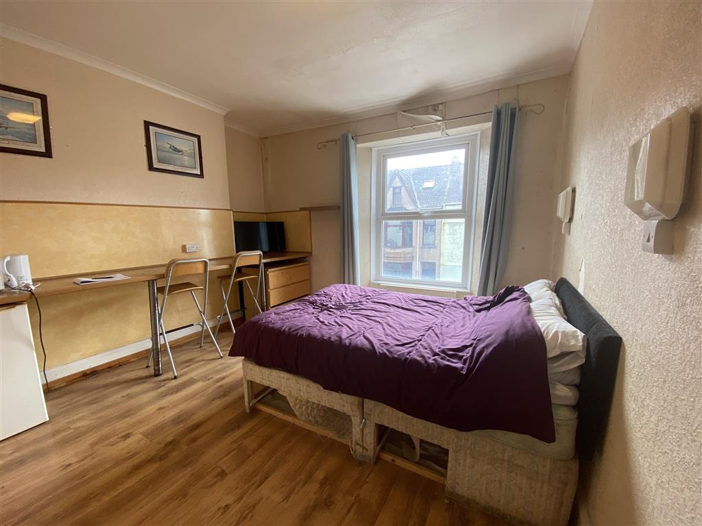 Llanion Lodge, 26, London Road, PEMBROKE DOCK, Dyfed, SA72 6DT