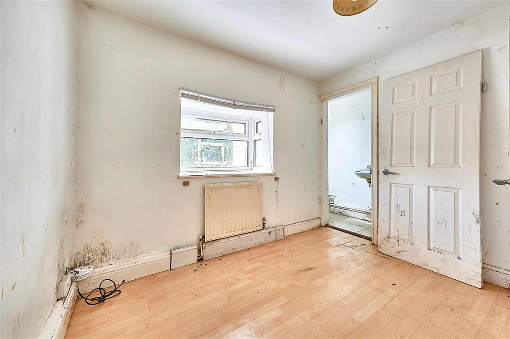 39, Manor Road, STANSTED, Essex, CM24 8NL