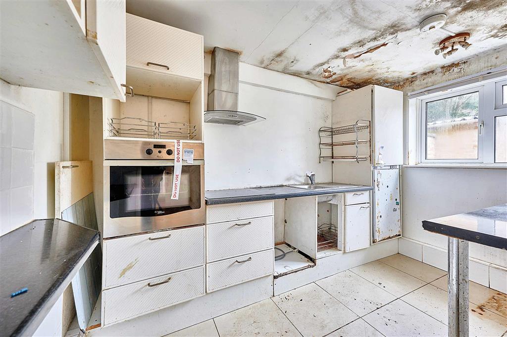 39, Manor Road, STANSTED, Essex, CM24 8NL
