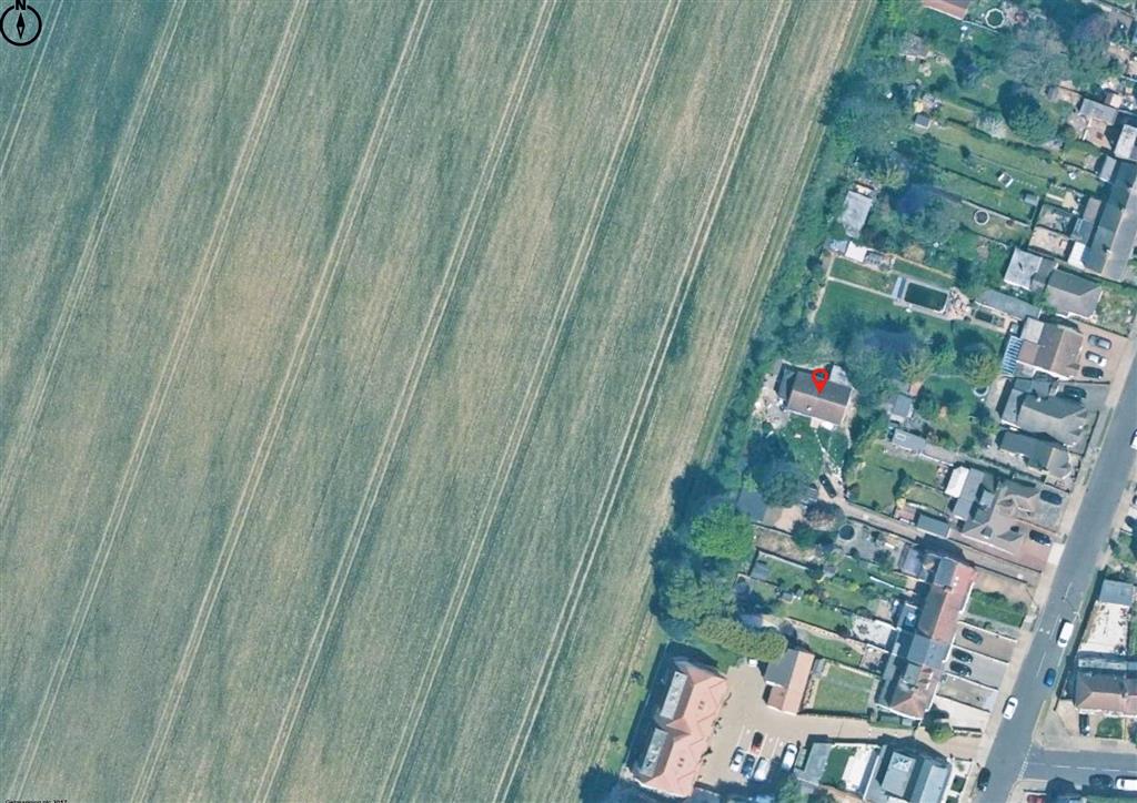 35, Cross Road, ROMFORD, Essex, RM7 8AU