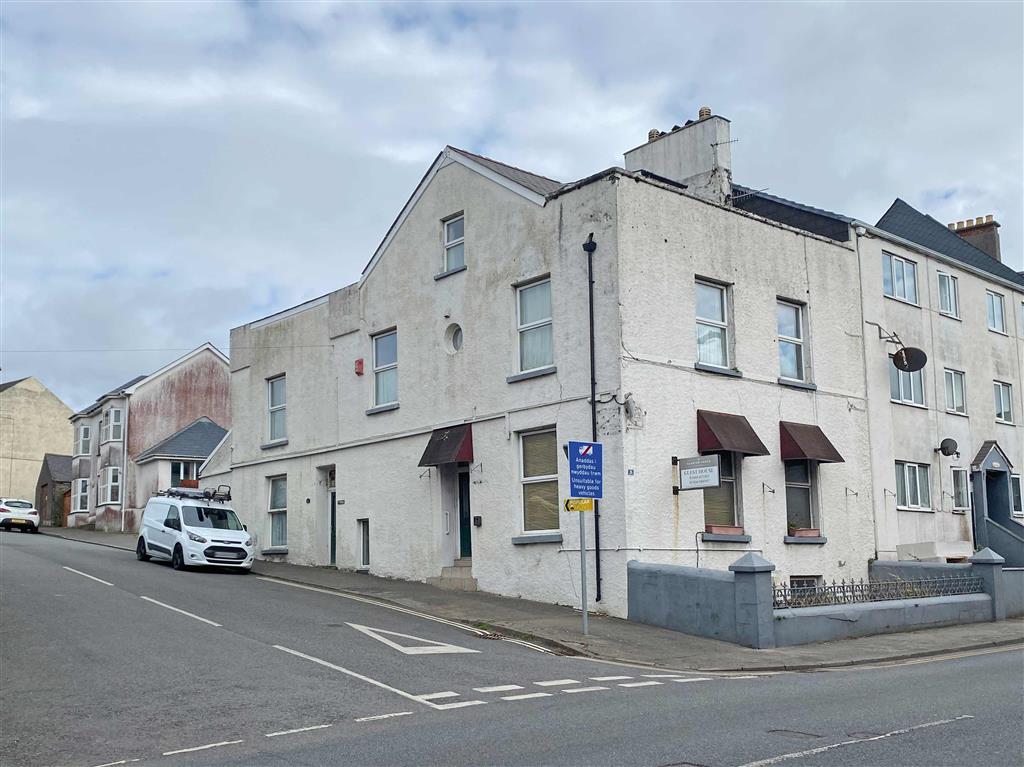Llanion Lodge, 26, London Road, PEMBROKE DOCK, Dyfed, SA72 6DT