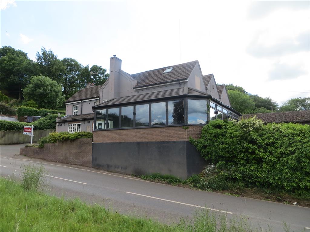 Swan House, Knowle Sands, BRIDGNORTH, Shropshire, WV16 5JL