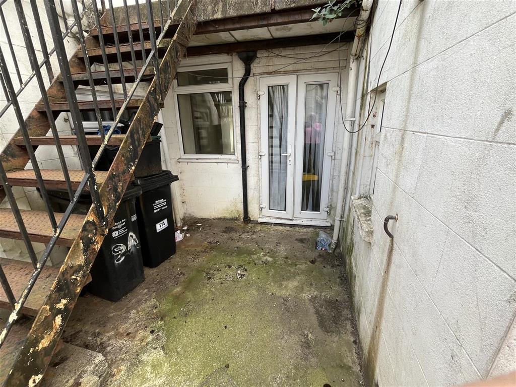 9, Sherborne Road, YEOVIL, Somerset, BA21 4HD