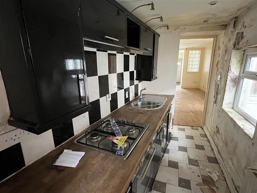 9, Sherborne Road, YEOVIL, Somerset, BA21 4HD