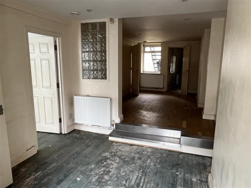 9, Sherborne Road, YEOVIL, Somerset, BA21 4HD