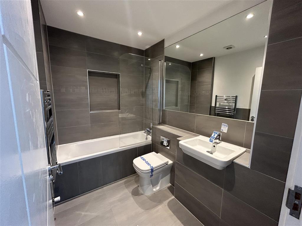 Flat 10, Miller Heights, 43-51 Lower Stone Street, MAIDSTONE, Kent, ME15 6LN