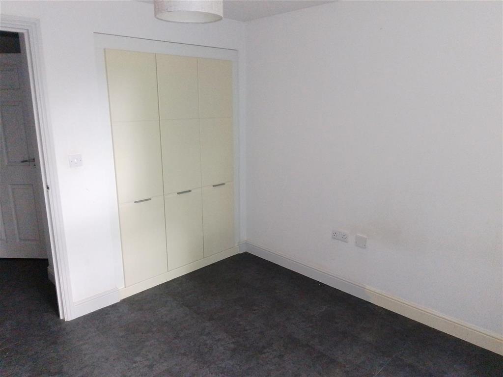 42, Sir Bernard Lovell Road, MALMESBURY, Wiltshire, SN16 9FQ