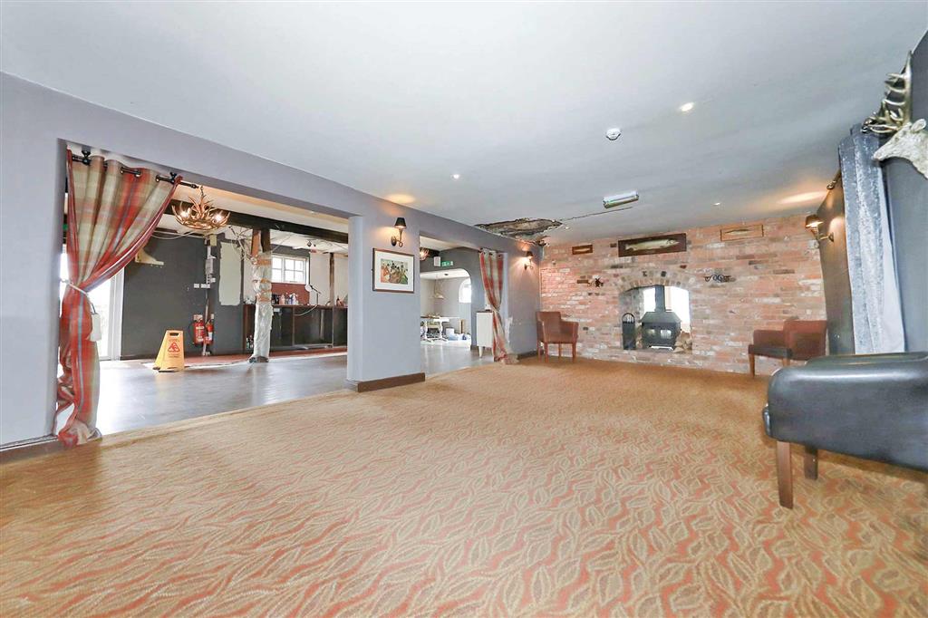 Swan House, Knowle Sands, BRIDGNORTH, Shropshire, WV16 5JL