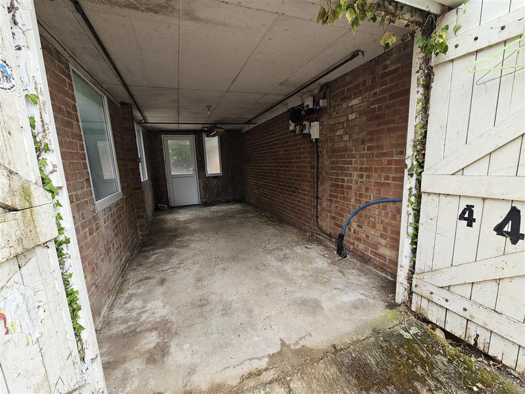 Luckystone, Carters Clay Road, ROMSEY, Hampshire, SO51 0GL