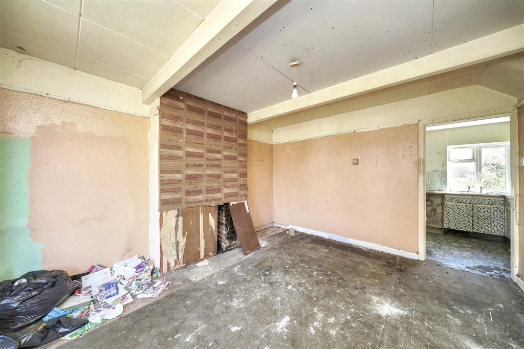 43, Innes Road, HORSHAM, West Sussex, RH12 4JQ