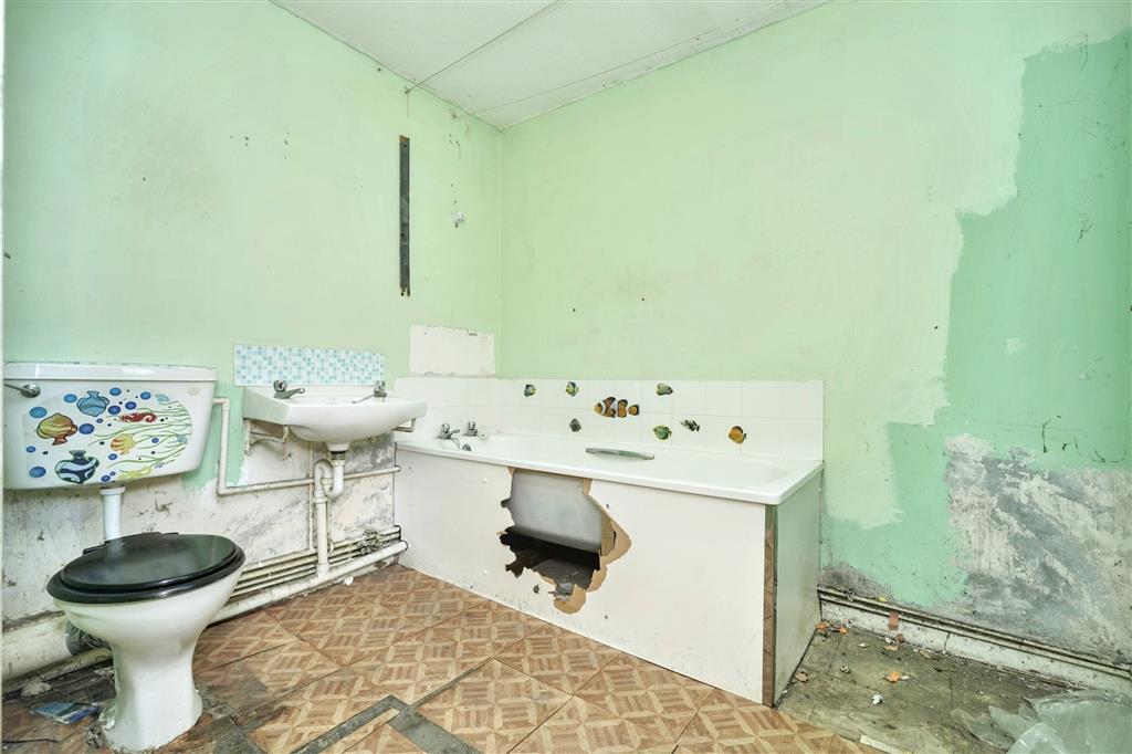 43, Innes Road, HORSHAM, West Sussex, RH12 4JQ