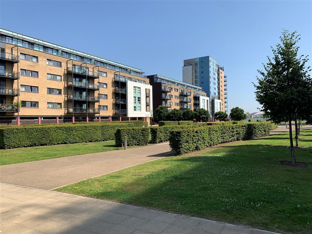 Apartment 32, Breakwater House, Ferry Court, CARDIFF, South Glamorgan, CF11 0JQ