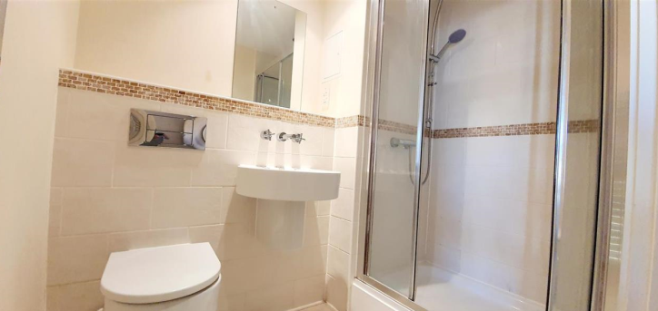 Apartment 32, Breakwater House, Ferry Court, CARDIFF, South Glamorgan, CF11 0JQ