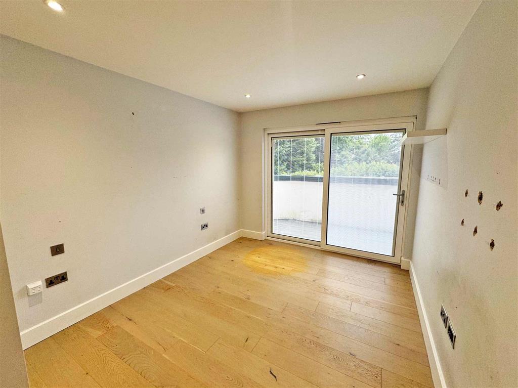 Flat 22, Oaks View, Court Lane, EPSOM, Surrey, KT19 8NG