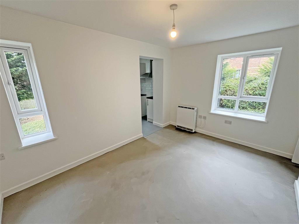 Flat 2 Caistor Garth, Rowantree Drive, BRADFORD, West Yorkshire, BD10 8ER