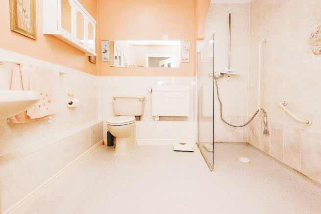 Apartment 28, Kingsford Court, 125, Ulleries Road, SOLIHULL, West Midlands, B92 8DT