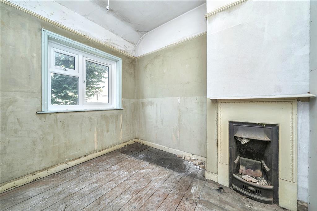 43, Innes Road, HORSHAM, West Sussex, RH12 4JQ