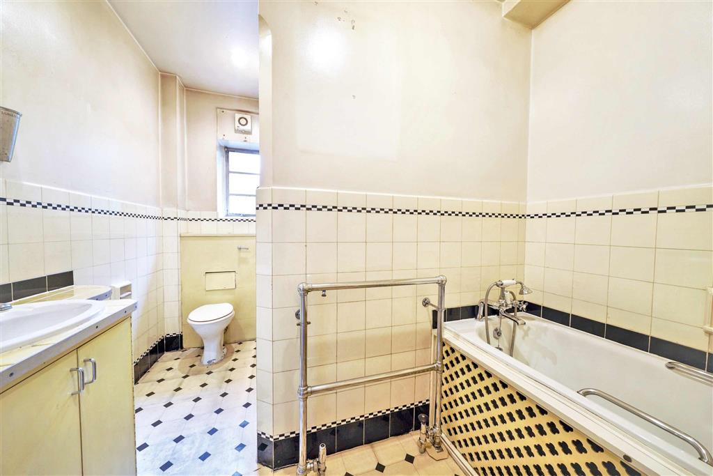 Flat 31, Tavistock Court, Tavistock Square, London, WC1H 9HE