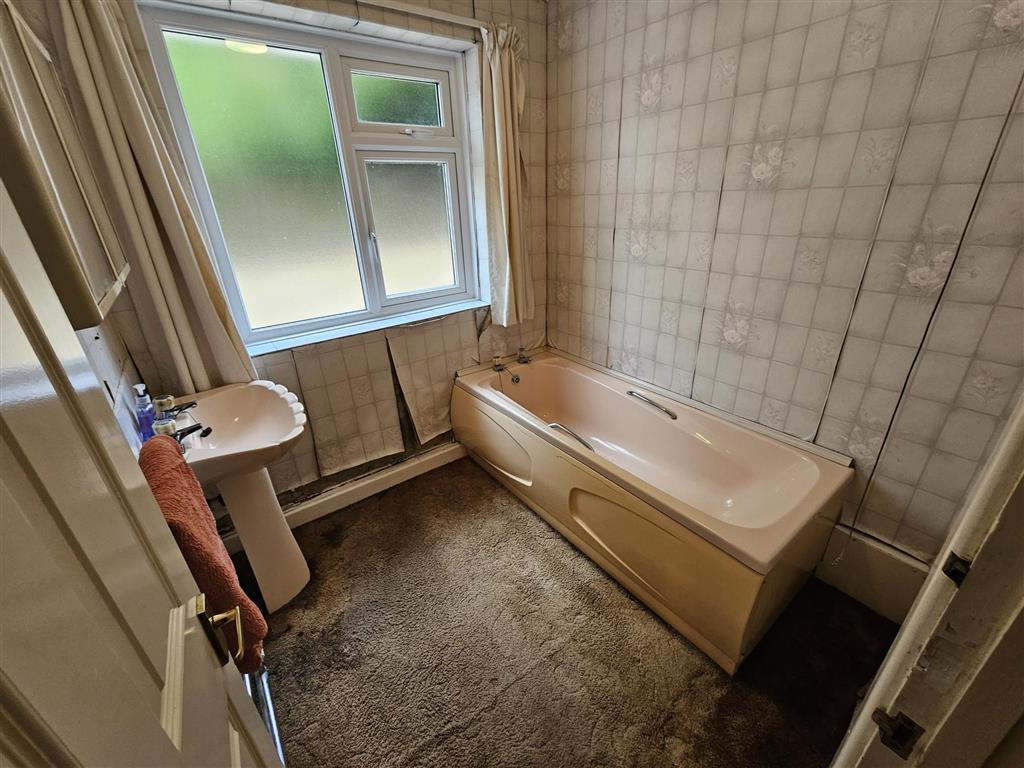 Luckystone, Carters Clay Road, ROMSEY, Hampshire, SO51 0GL