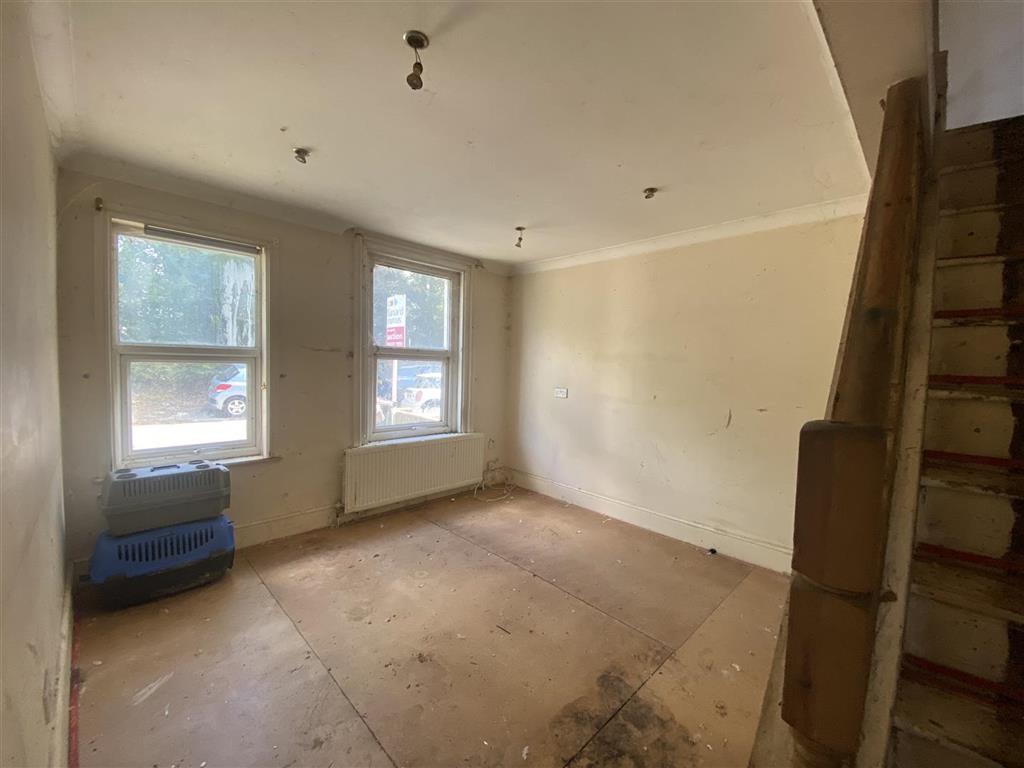 159, Kingston Road, LEATHERHEAD, Surrey, KT22 7NX