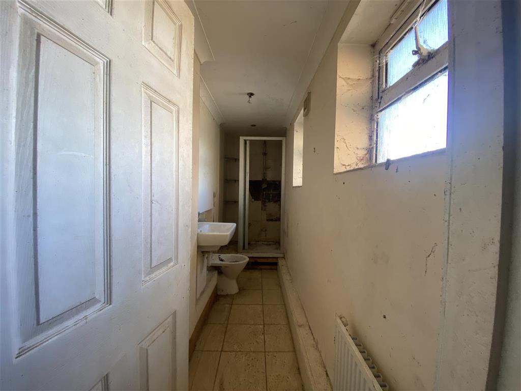 159, Kingston Road, LEATHERHEAD, Surrey, KT22 7NX