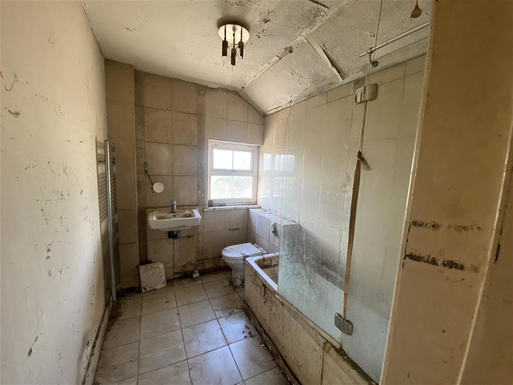 159, Kingston Road, LEATHERHEAD, Surrey, KT22 7NX