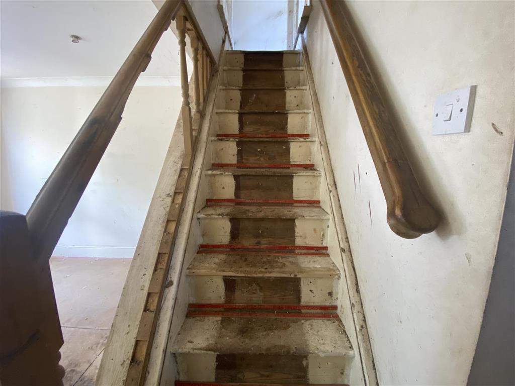 159, Kingston Road, LEATHERHEAD, Surrey, KT22 7NX