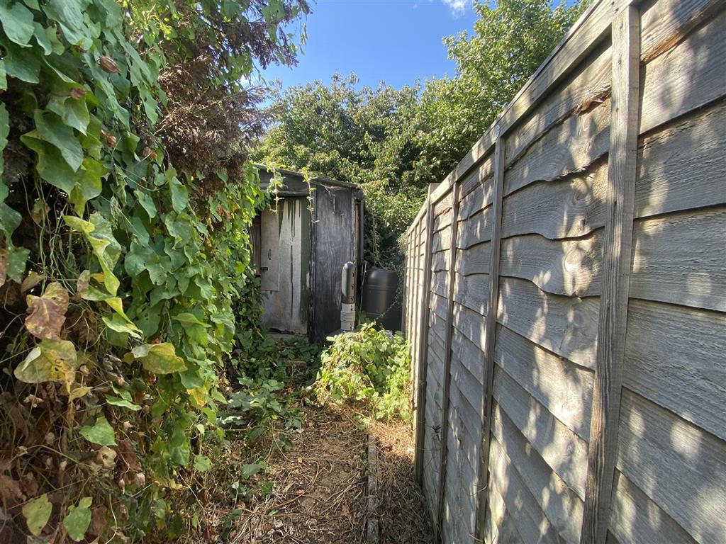 159, Kingston Road, LEATHERHEAD, Surrey, KT22 7NX