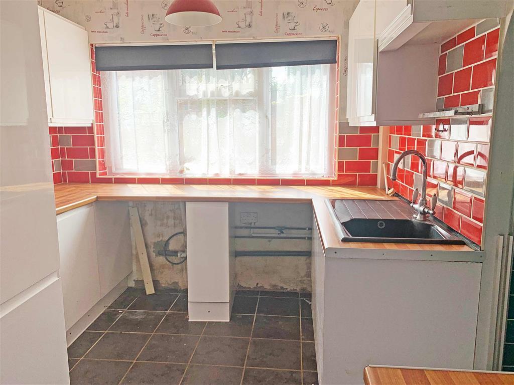 3 Landseer,, North Cheriton, TEMPLECOMBE, Somerset, BA8 0AS