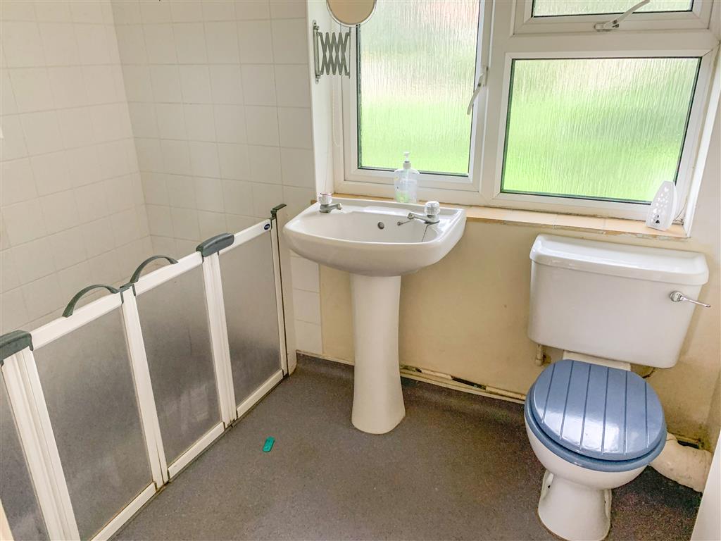 52, St. Johns Road, YEOVIL, Somerset, BA21 5NQ