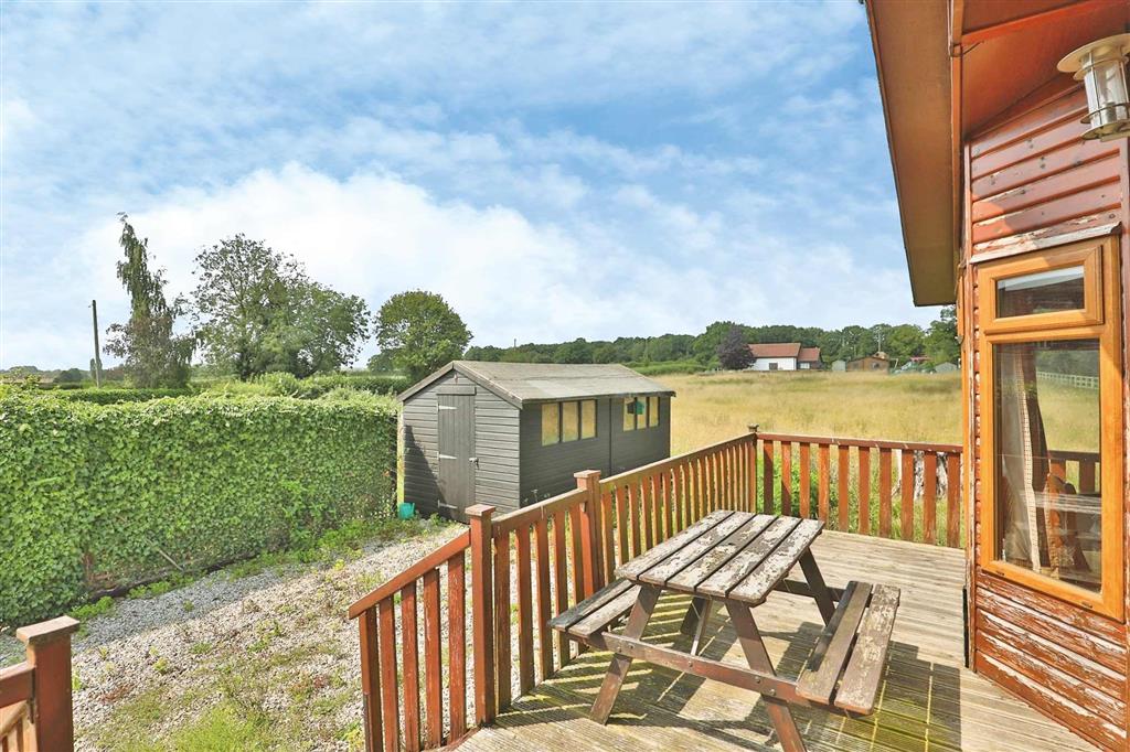 Dunroamin, Mattishall Road, NORWICH, Norfolk, NR9 4QN