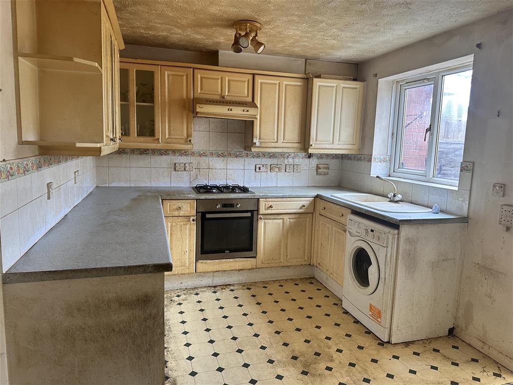 15, Camelia Close, LITTLEHAMPTON, West Sussex, BN17 6UT