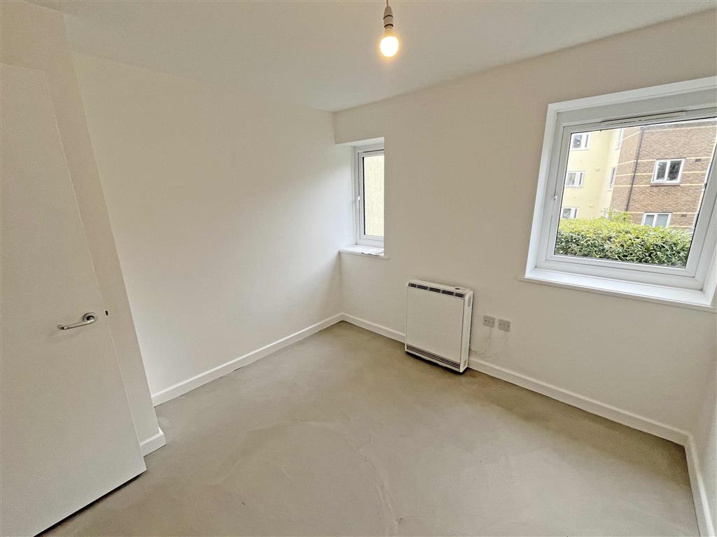 Flat 2 Caistor Garth, Rowantree Drive, BRADFORD, West Yorkshire, BD10 8ER