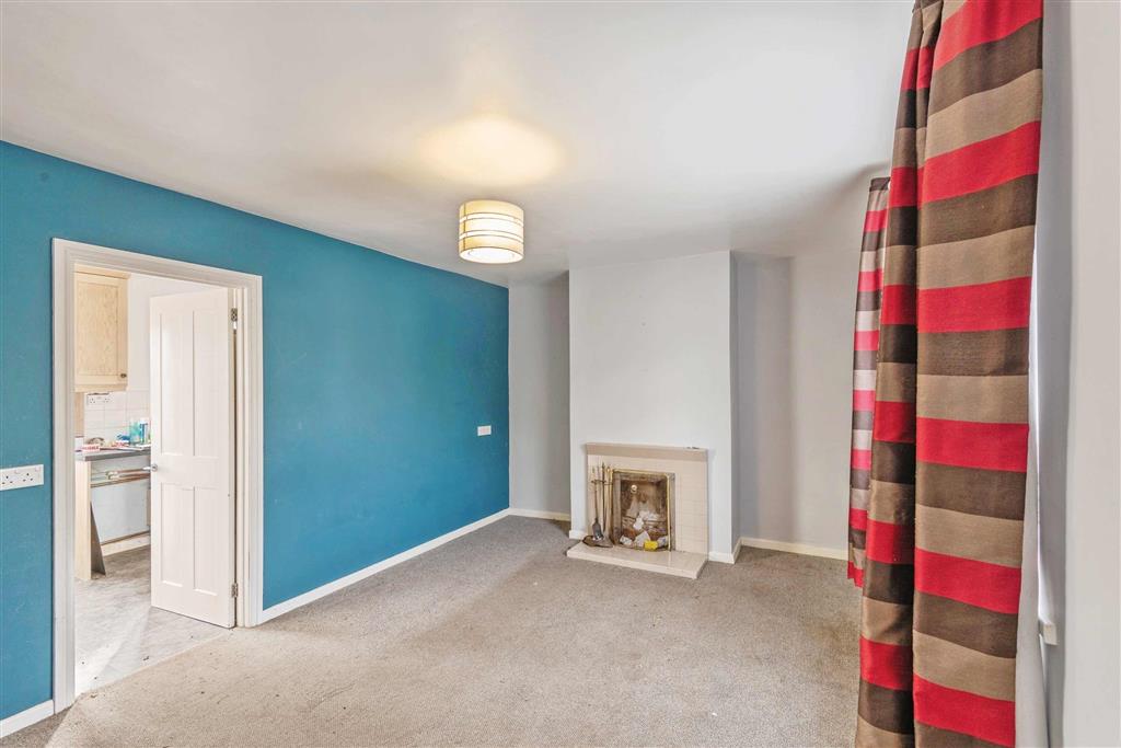 8, Banfields, TIVERTON, Devon, EX16 9BA