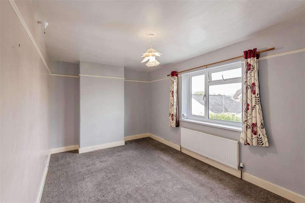 8, Banfields, TIVERTON, Devon, EX16 9BA