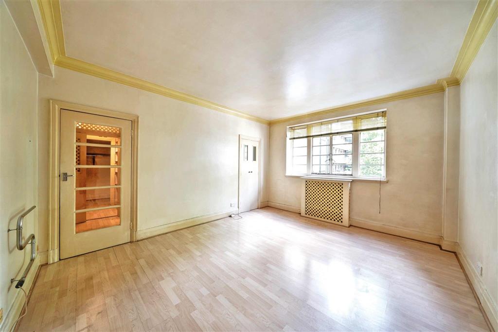 Flat 31, Tavistock Court, Tavistock Square, London, WC1H 9HE