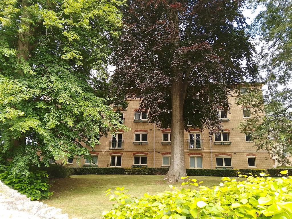 42, Sir Bernard Lovell Road, MALMESBURY, Wiltshire, SN16 9FQ