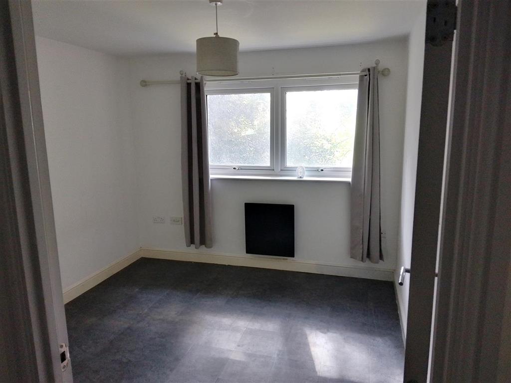 42, Sir Bernard Lovell Road, MALMESBURY, Wiltshire, SN16 9FQ