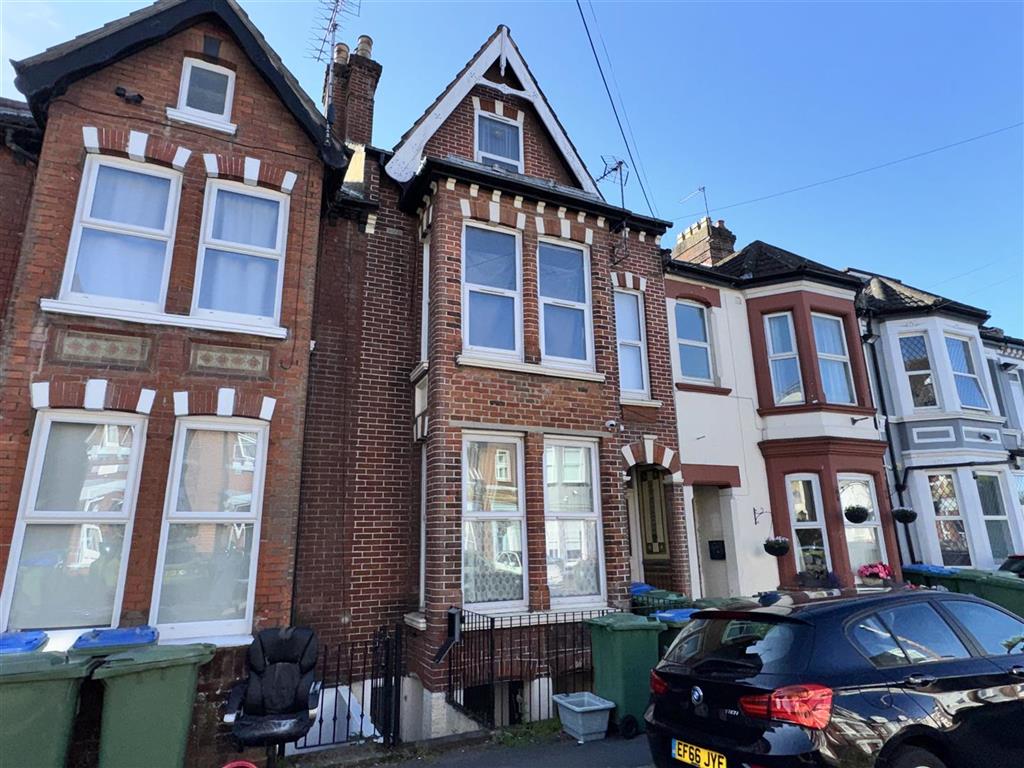 Flat 1, 34, The Polygon, SOUTHAMPTON, Hampshire, SO15 2BN