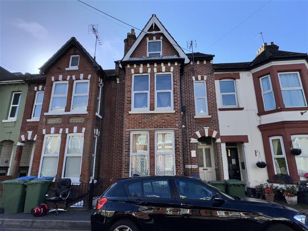 Flat 1, 34, The Polygon, SOUTHAMPTON, Hampshire, SO15 2BN