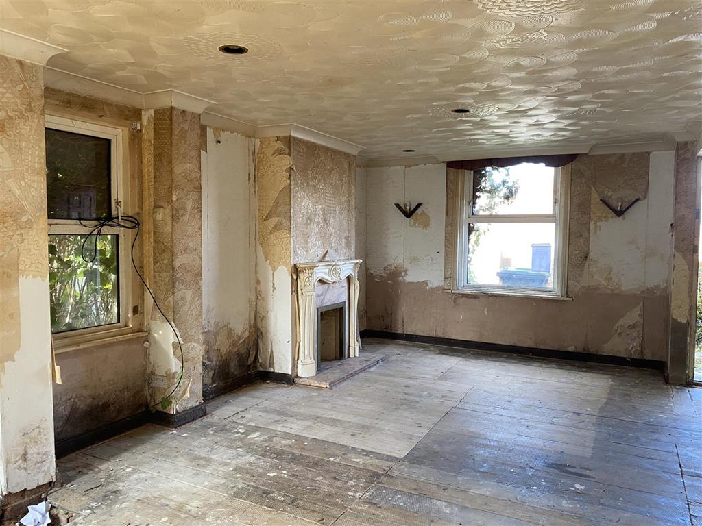 6, Church Road, HAYLING ISLAND, Hampshire, PO11 0NT