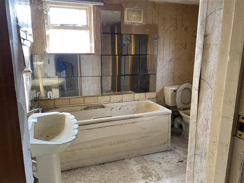 6, Church Road, HAYLING ISLAND, Hampshire, PO11 0NT