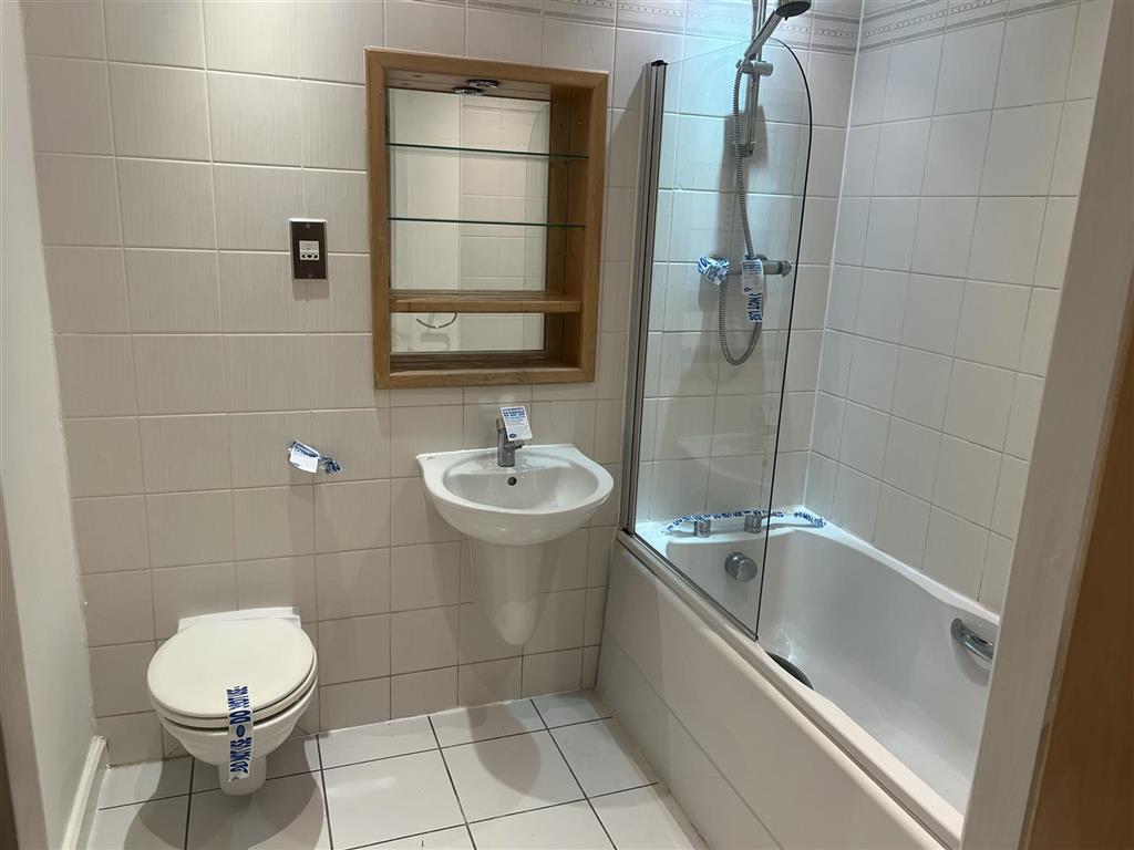 Apartment 17, St. James Quay, 4, Bowman Lane, LEEDS, West Yorkshire, LS10 1HG