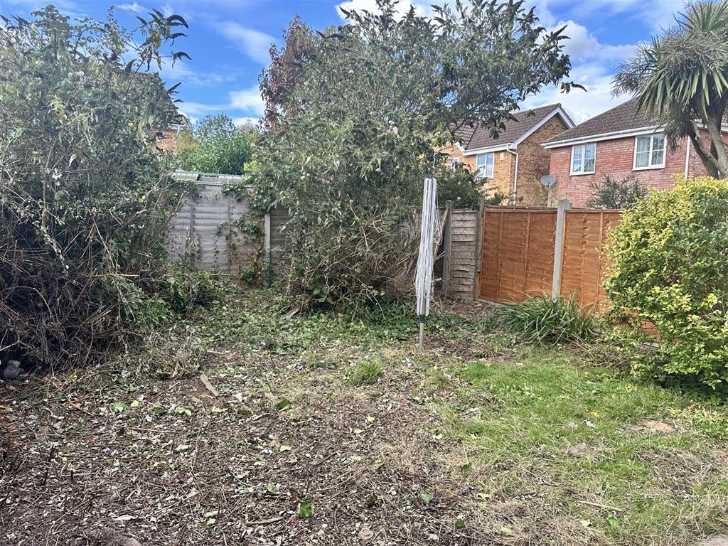 15, Camelia Close, LITTLEHAMPTON, West Sussex, BN17 6UT