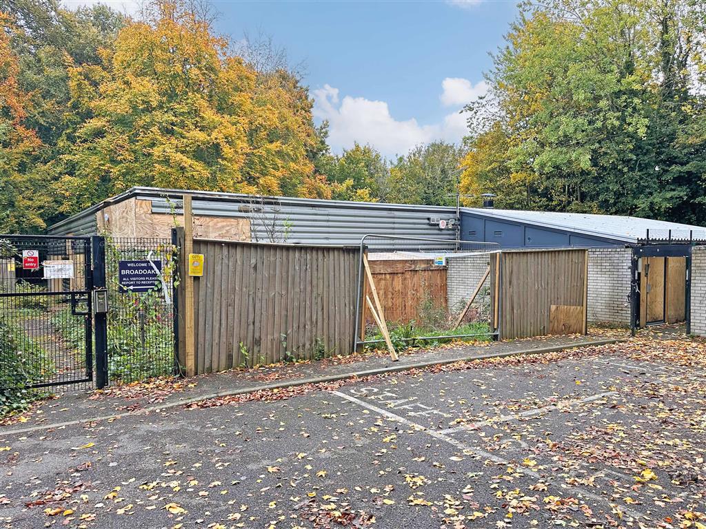 Broadoaks, Pack Lane, BASINGSTOKE, Hampshire, RG22 5TH