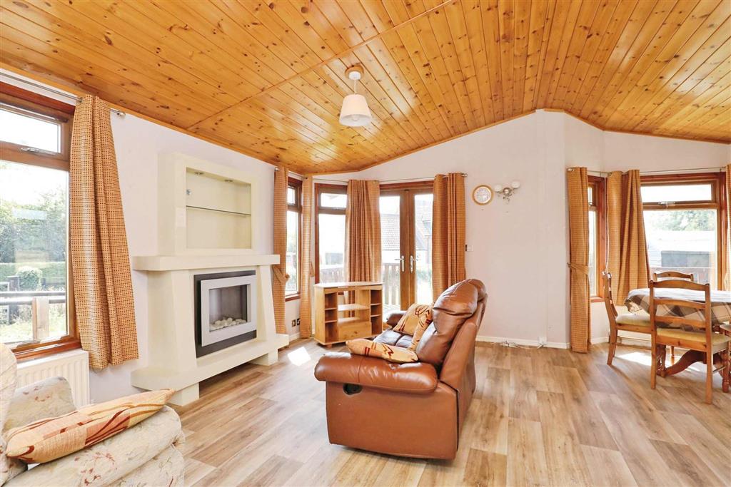 Dunroamin, Mattishall Road, NORWICH, Norfolk, NR9 4QN