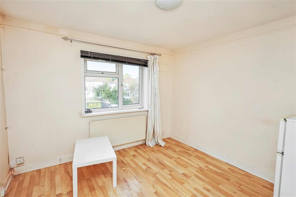 74a, Edgware Way, EDGWARE, Middlesex, HA8 8JS