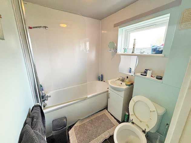 12, Whitegate Gardens, BURNLEY, Lancashire, BB12 8TL